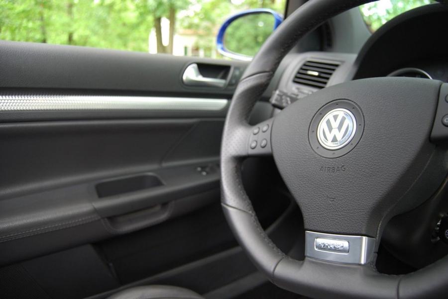  Volkswagen Golf R32 2008 года  (фото 33 из 62)